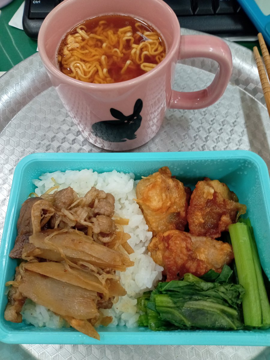 cherrymarch's tweet photo. ここ最近のおべんとうたち①。忙しくても作っていたのは買いに行く時間がなかったから。 https://t.co/hZAOUFBqPP