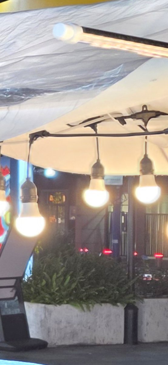 UniverseIce's tweet photo. The Galaxy S26 Ultra doesn't hold a candle to the iPhone 18 Pro Max when it comes to performance in low-light conditions https://t.co/HhvMxUBHgk