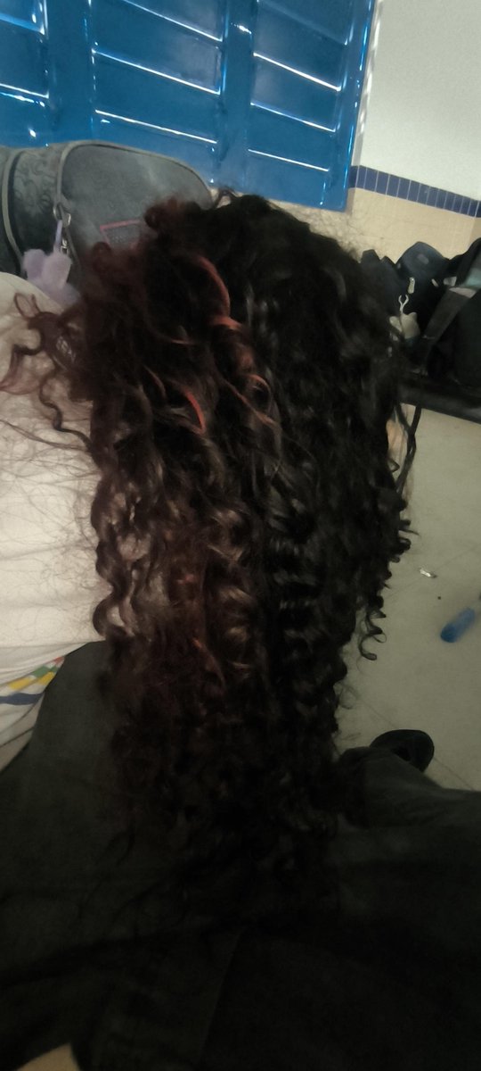 LuaLis575983's tweet photo. eu tadinha nem parece q tava morrendo de colica
pelo menos meu cabelo tava bonito https://t.co/n9f514th5y