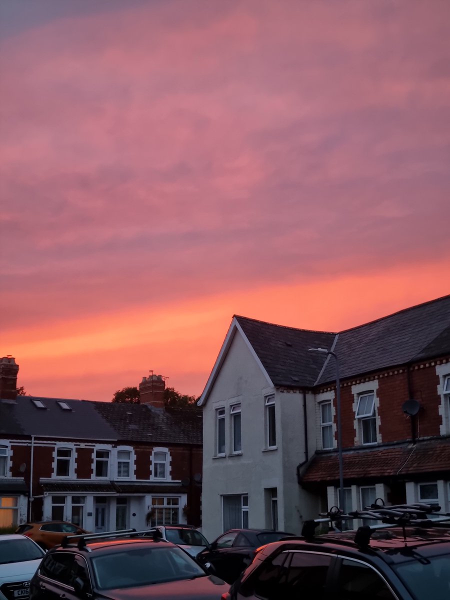 katieloucarterx's tweet photo. Last nights beautiful sunset 🌇 😍
#sunset #amazing #pretty https://t.co/TPlxZEG5m5