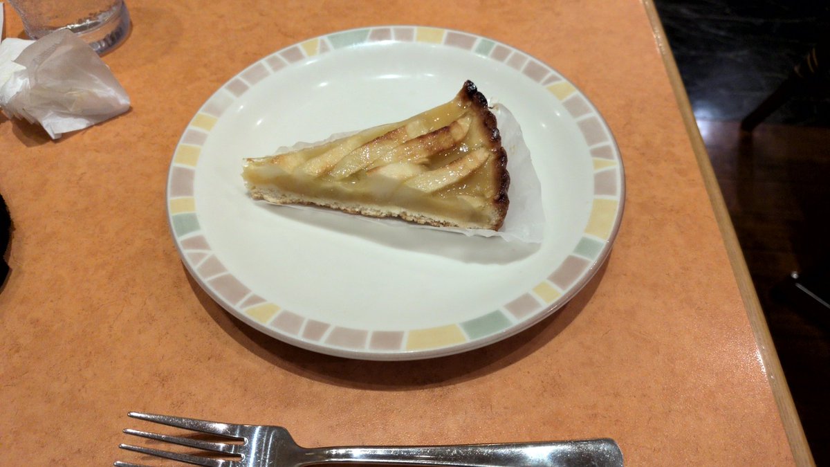 Ao_nrz's tweet photo. デザートのアップルタルト｡
季節限定らしい｡

#サイゼリヤ https://t.co/OOVwwNuZVx