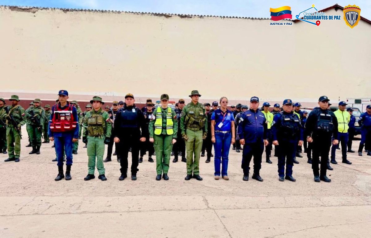 DMELTOCUYO's tweet photo. Garantizando la paz y tranquilidad de nuestro pueblo, este #25Sep se desarrolló un despliegue de seguridad ciudadana en el municipio Morán. En perfecta unión cívico-militar-policial protegiendo a nuestra gente. https://t.co/lOFraAlh7R