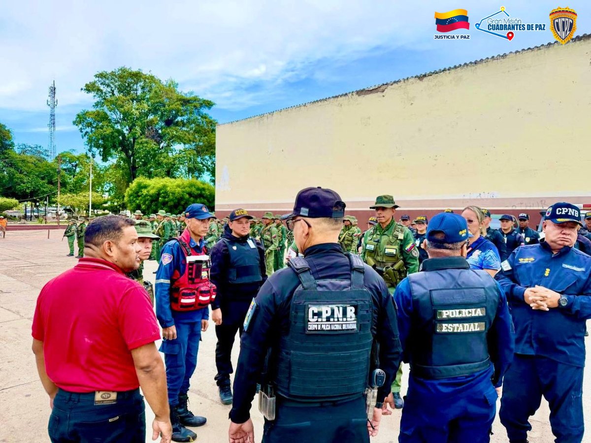 DMELTOCUYO's tweet photo. Garantizando la paz y tranquilidad de nuestro pueblo, este #25Sep se desarrolló un despliegue de seguridad ciudadana en el municipio Morán. En perfecta unión cívico-militar-policial protegiendo a nuestra gente. https://t.co/lOFraAlh7R