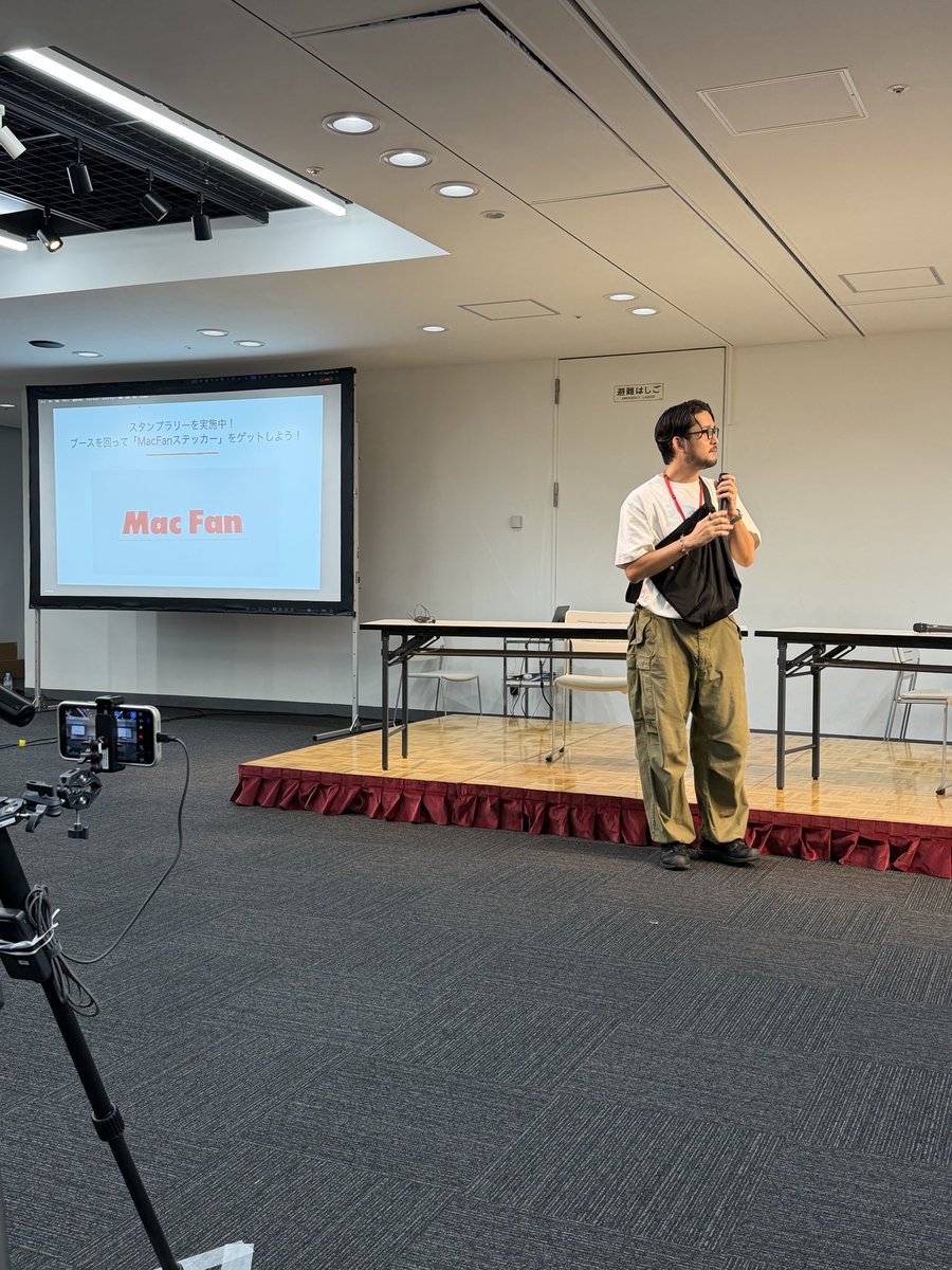 HeroKoba's tweet photo. #MacFanFes 2026.09にお邪魔しています。セッション中もブースがオープンなので、それが目的の人もいるのである程度は仕方がないことと理解しつつも、五月蝿くてセッションが聞こえにくいこともあり、何とかならんかねぇ💦 https://t.co/5buWiluBjR