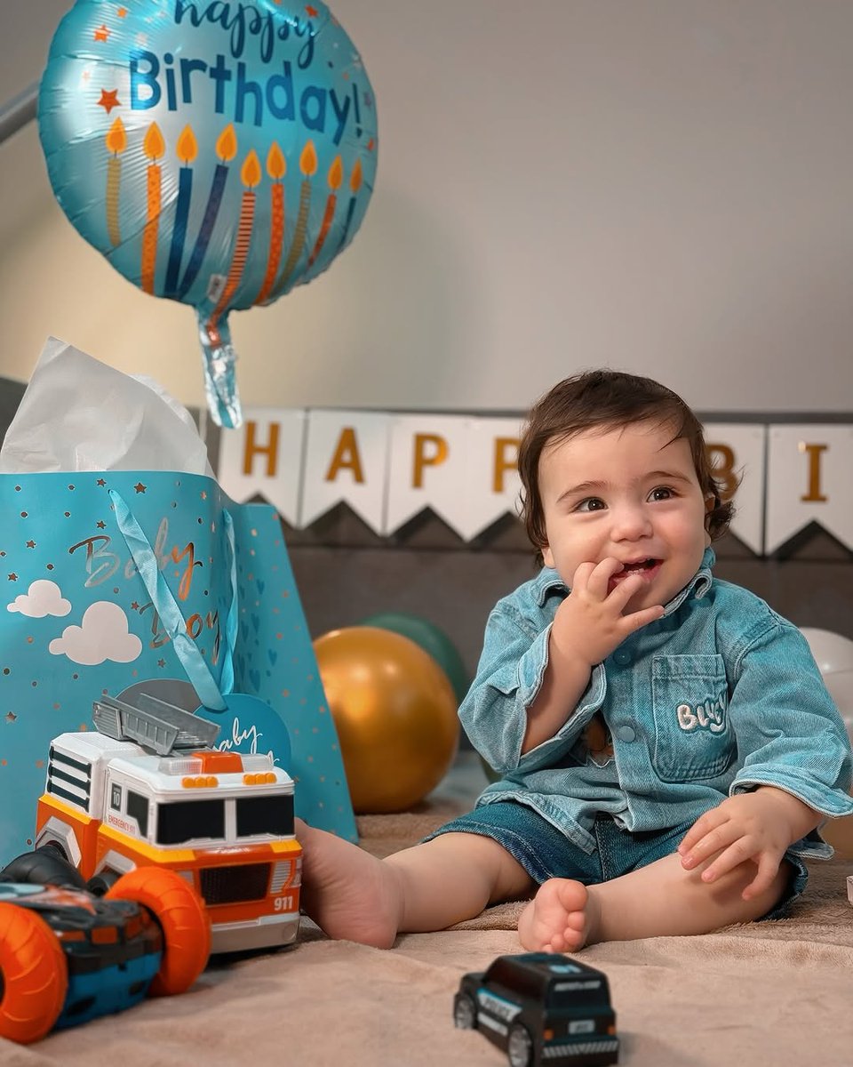 daniel_9aar's tweet photo. Nuestro bebé acaba de cumplir 1 año 🎂 ¡Cómo pasa el tiempo!🥹. Desde que supimos que estarías con nosotros, te volviste nuestro motivo de existencia❤️‍🩹 eres la felicidad de todos en casa y le agradezco a Dios profundamente por permitirnos ser tus pad... https://t.co/OYdDtKvPGE