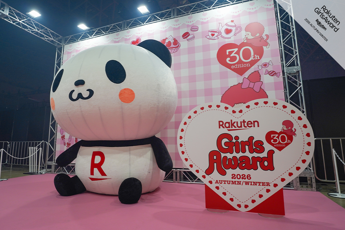 GirlsAward's tweet photo. ガルアワ恒例！！
イベントテーマ『Love Me!!!』にちなんだ、
とびきりキュートなお買いものパンダブースが登場🐼💕
大人気のお買いものパンダと一緒に、写真を撮って楽しんじゃおう！📸

@RakutenJP
#楽天市場 #お買いものパンダ #ガルアワ2026AW https://t.co/YbYPY0kWVJ