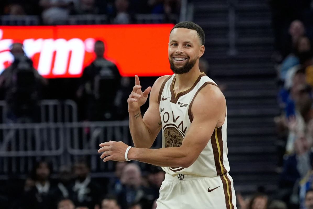 KTVN's tweet photo. Stephen Curry has agreed to a two-year contract extension with the Golden State Warriors worth $116 million that would take him through the 2028-29 season.

https://t.co/3kPHnVUb5s https://t.co/WG0j1EDhqH