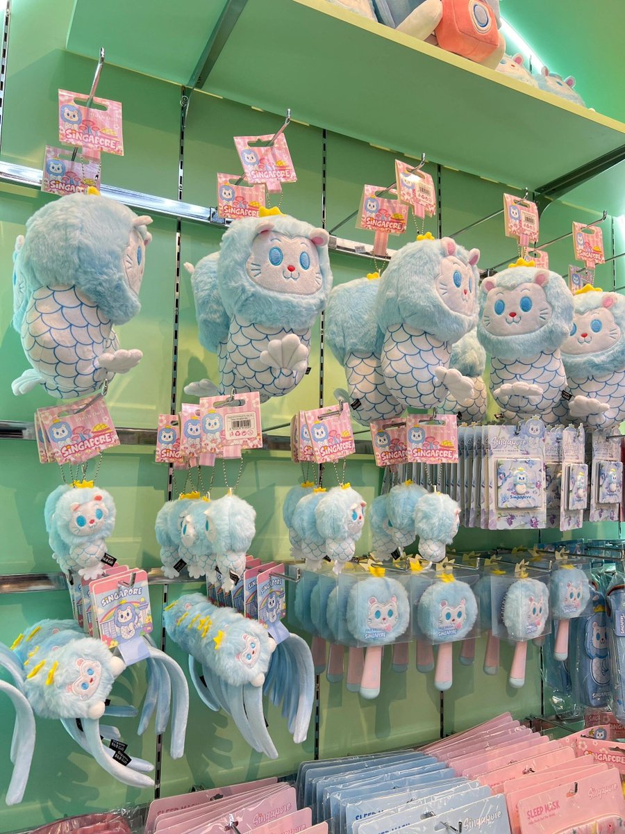 Pomelo_1551's tweet photo. found the cutest souvenirs in Singapore! 🦄  
Each one is so adorable that I can't help but want to buy them all for home.  
#Singapore #Merlion https://t.co/ynQXwAtWWF