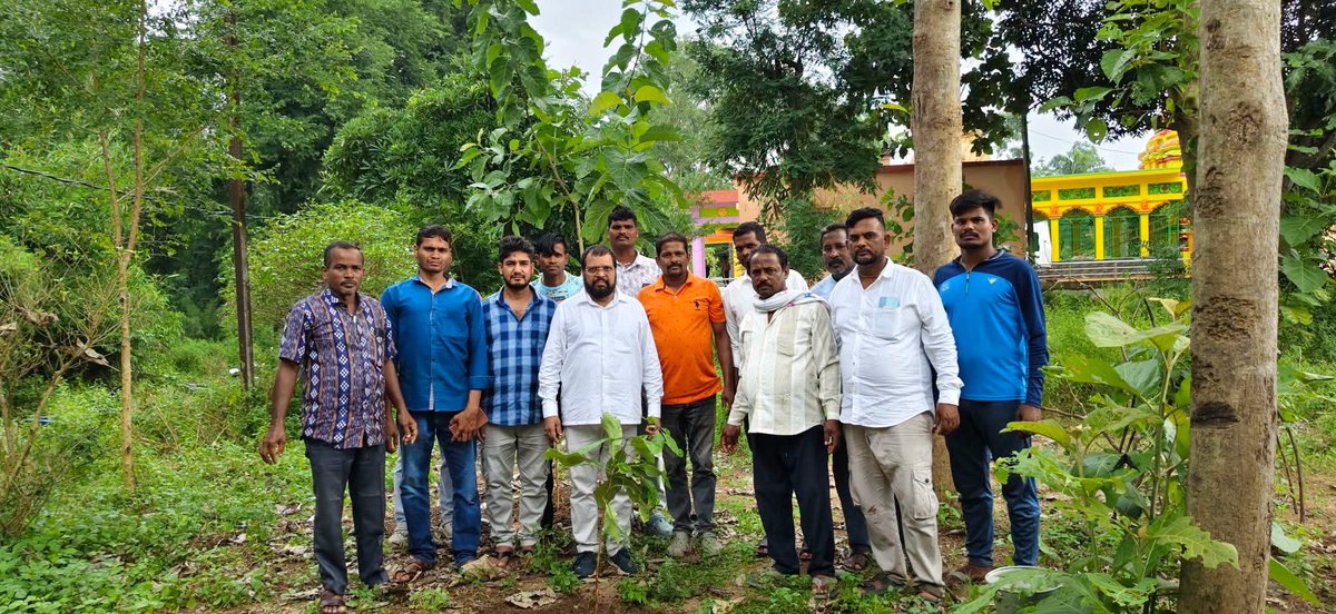 UttamPanigr's tweet photo. ସେବା ସଂକଳ୍ପ ଅଭିଯାନ 2026, ଆଜି ରାମଚନ୍ଦ୍ରପୁର ପଞ୍ଚାୟତ ଭାଲିଆଝୋଲା ଗାଁ ର ନୀଳକଣ୍ଠେଶ୍ଵର ମନ୍ଦିର ପାଖରେ ବୃକ୍ଷରୋପଣ କାର୍ଯ୍ୟକ୍ରମରେ ଯୋଗ ଦେଲି।
#BLSANTOSH 
#MOHANMAJHI 
#MANMOHANSAMAL https://t.co/dXJcBaJfmQ