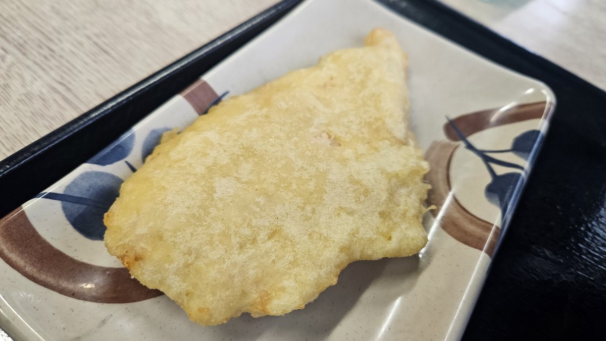 mugu215's tweet photo. 東かがわ市　吉本食品
ぶっかけうどん温小🍜
とり天🐔
#吉本食品
#ヤグタウン
#讃岐うどん https://t.co/0SMqmnqAl7