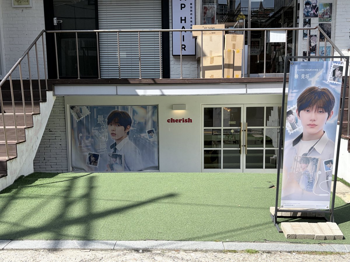 KyoungbaeHara's tweet photo. 오늘부터 카페 영업합니다~~
많이 찾아와 주세요♡♡ https://t.co/Xmku5YbhxF