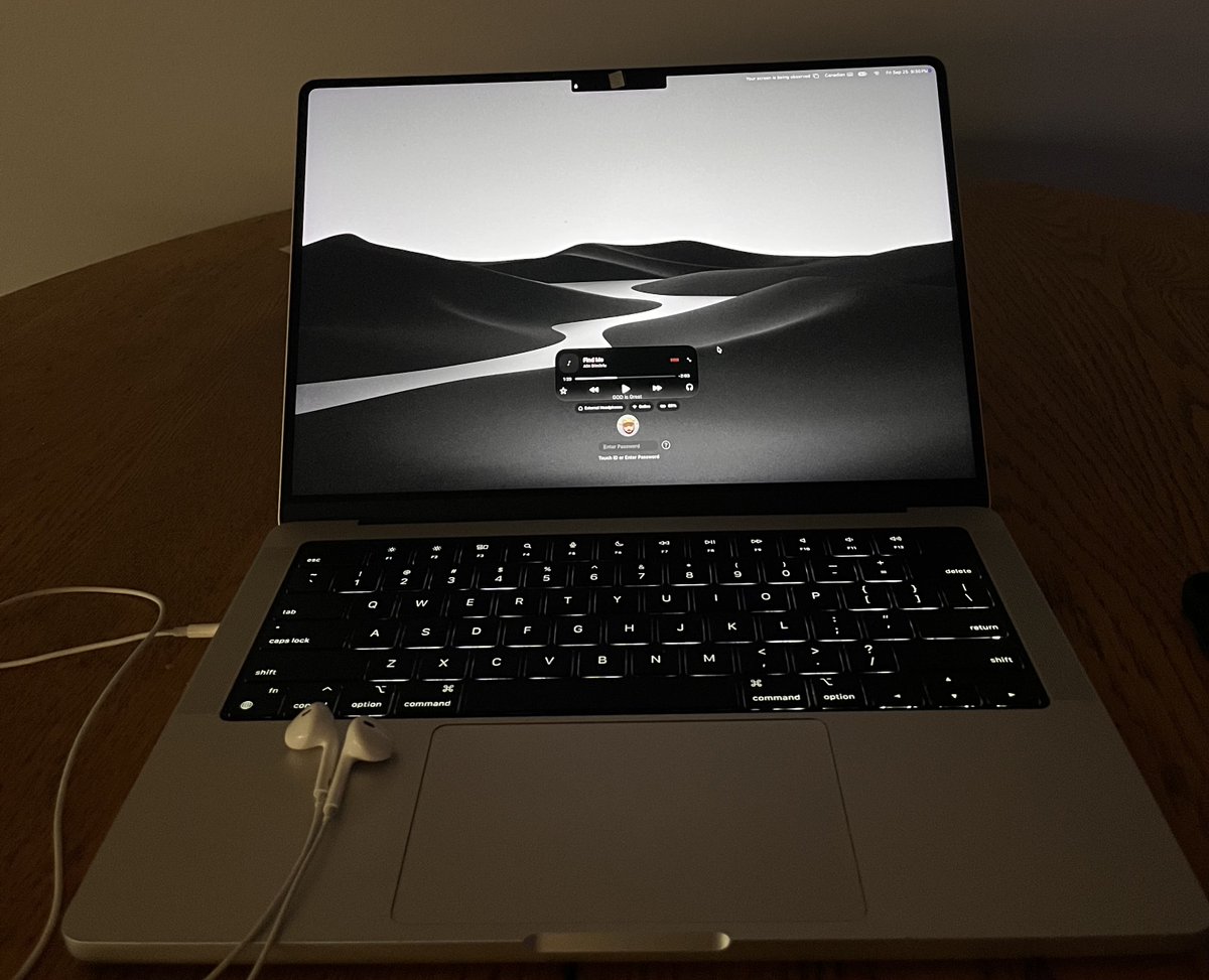 Latteoformac's tweet photo. Here where I build 🪄🖤 https://t.co/lE6zGI3fqT