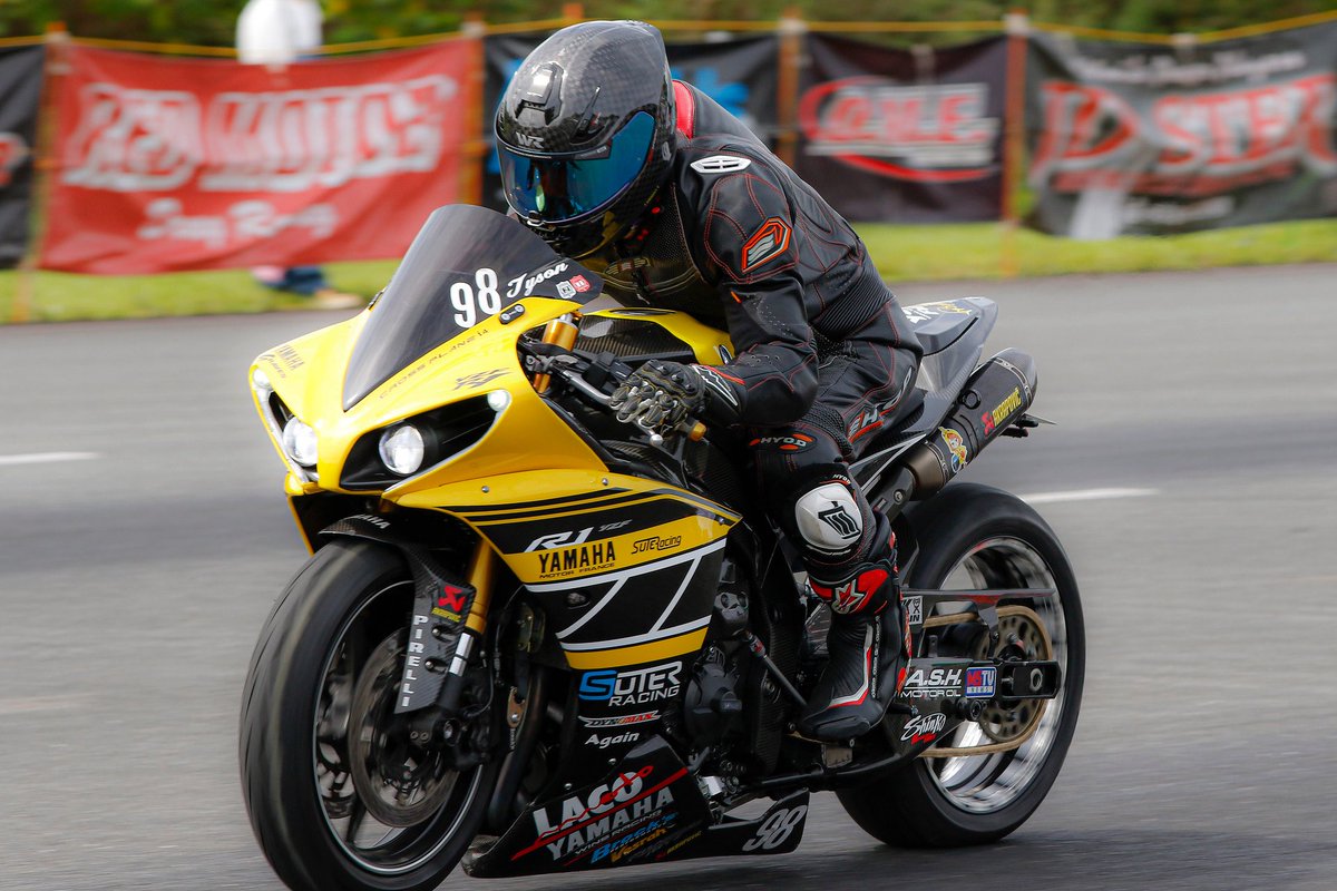 TysonRider126's tweet photo. #jdster   
#ドラッグレース
#WINS

WINSのヘルメットに変わり、すごく軽くて首が疲れにくい！
伏せた状態でも視界が広く、前がすごく見やすい👍
この軽さと視界の良さはかなりありがたいです！
WINS様、サポートありがとうございます！ https://t.co/VN39jjCBgK