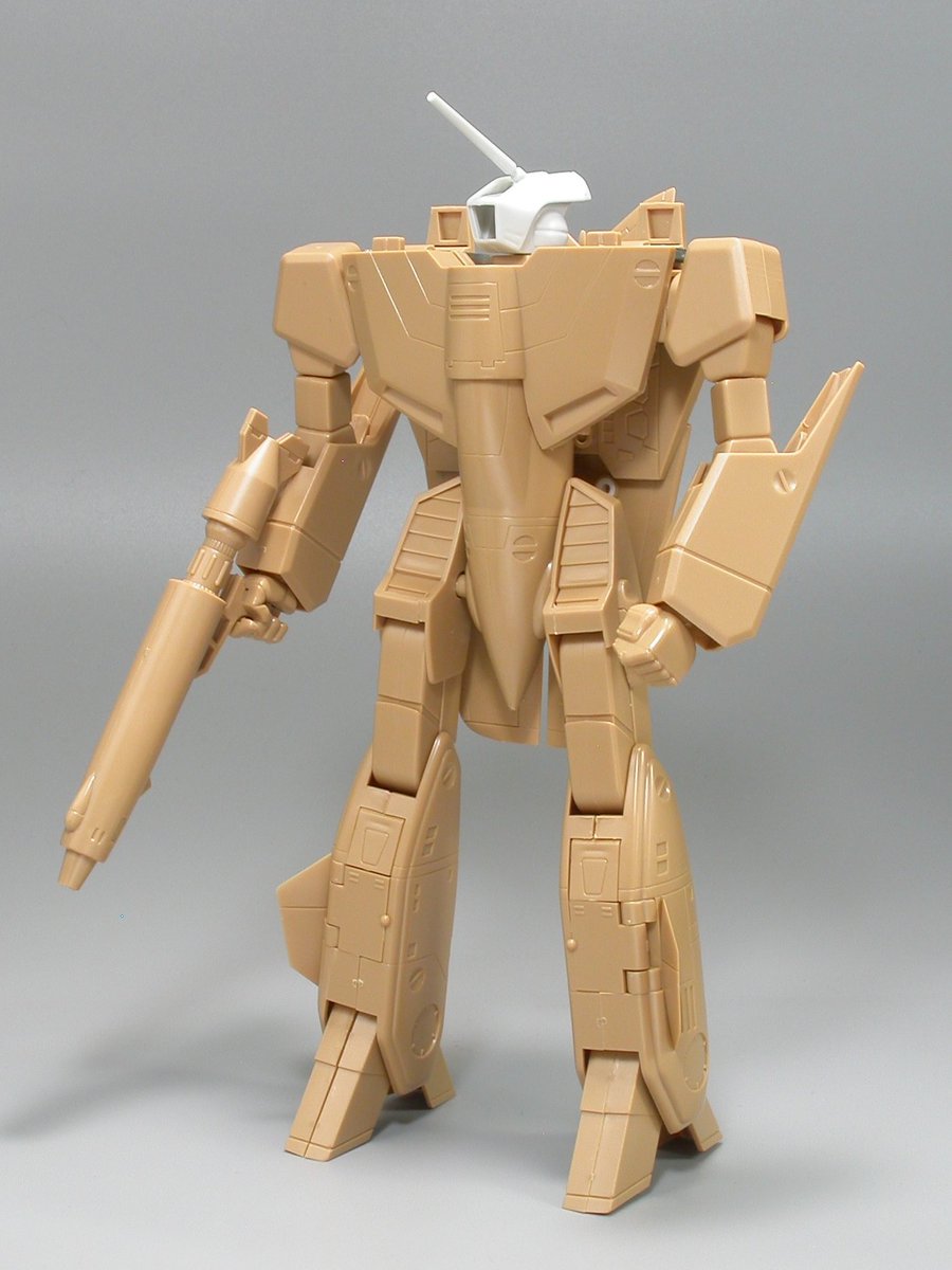 Ryou_I_01's tweet photo. 【告知】発売中の月刊モデルグラフィックス11月号のレットラは、1/72可変バルキリーVF-1A第１回！　約40年前に発売されたオーパーツ！　元イマイ、現バンダイの傑作キットを、現代技術で蘇らせます!!　つーか、すでに充分カッコよくね？(^｡^) #モデルグラフィックス #マクロス #バルキリー https://t.co/h61ICf1v50