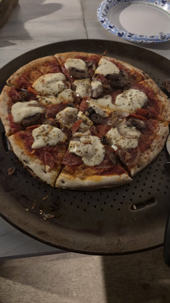 Brianbg25's tweet photo. Forgot to post the finished product. Delicious! Pepperoni, mushrooms, grilled onions, and fresh mozzarella, on sourdough crust. #amazing #Blackstone https://t.co/wNgQmDW5bD