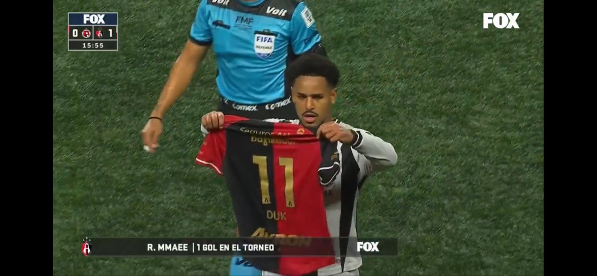 SoyFielAtlas's tweet photo. Recién falleció su papá y Ryan Mmaee decide celebrar su primer gol con el jersey de su compañero de equipo que acaba de sufrir una grave lesión…

Este es mi equipo señores!!! 🥺🫶 https://t.co/v9TNB3u6Yk