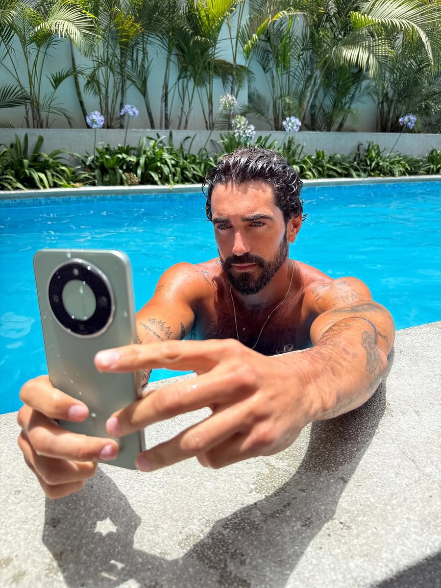 inacio_conceptc's tweet photo. El verano no es para celulares frágiles.☀️📱💦 Con protección IP69K de nivel industrial y récord Guinness por caída a 6,133 metros, el HONOR Magic8 Lite es perfecto para días en la piscina sin preocupaciones. https://t.co/MamoWXX5Qn
