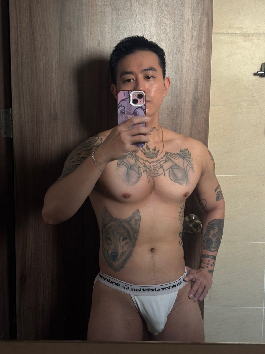 hoangthienn1985's tweet photo. Mọi người follow account này của Chú Thiên nha để mốt xem livestream bên acc này nha @DaddyThienHoang https://t.co/IBqBWwaSku