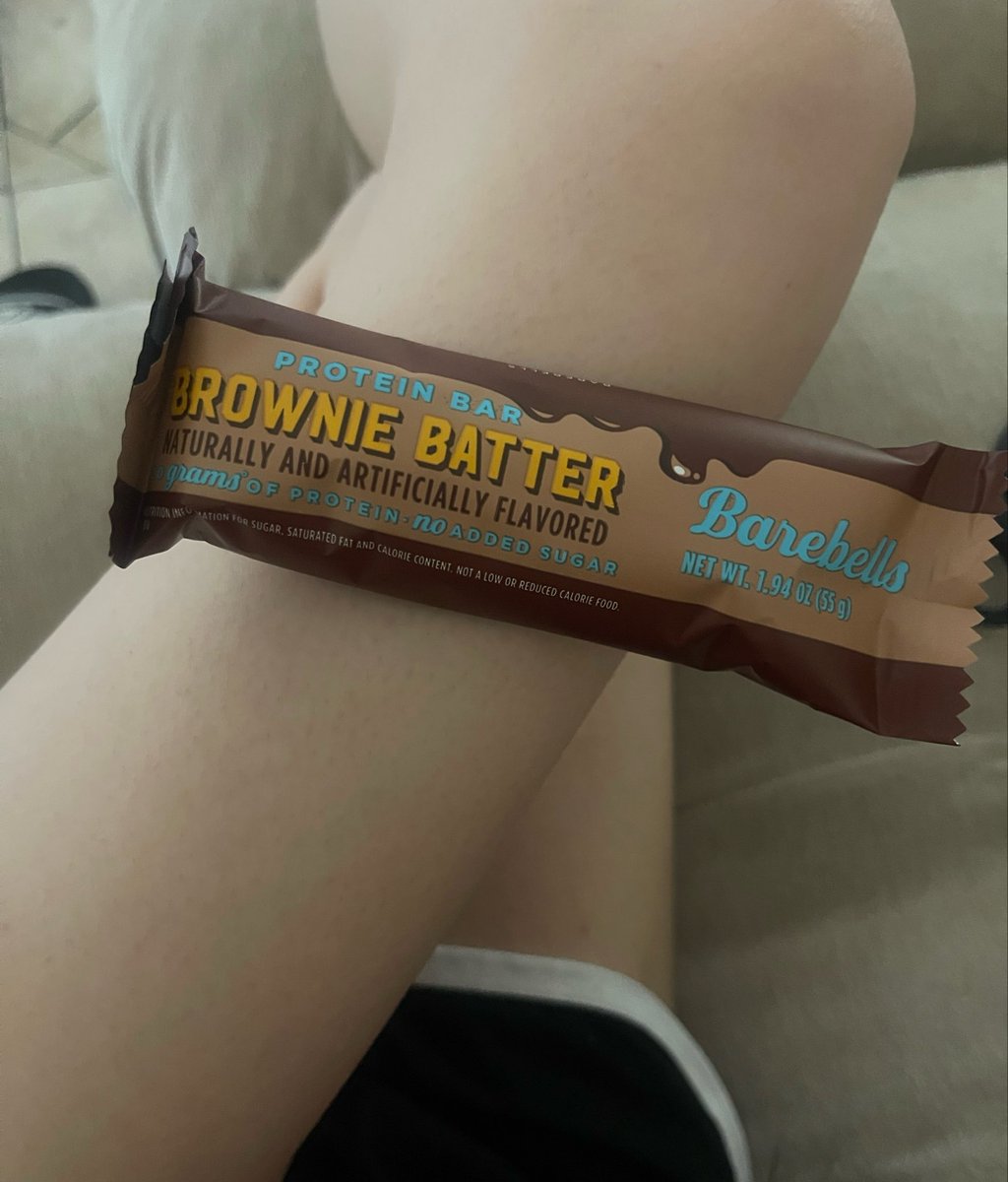 fatchungus04's tweet photo. Skinny larping :> 
Also this protein bar was mid asf but I alrdy bought a box of 4 :/ https://t.co/EInO6PQmpx