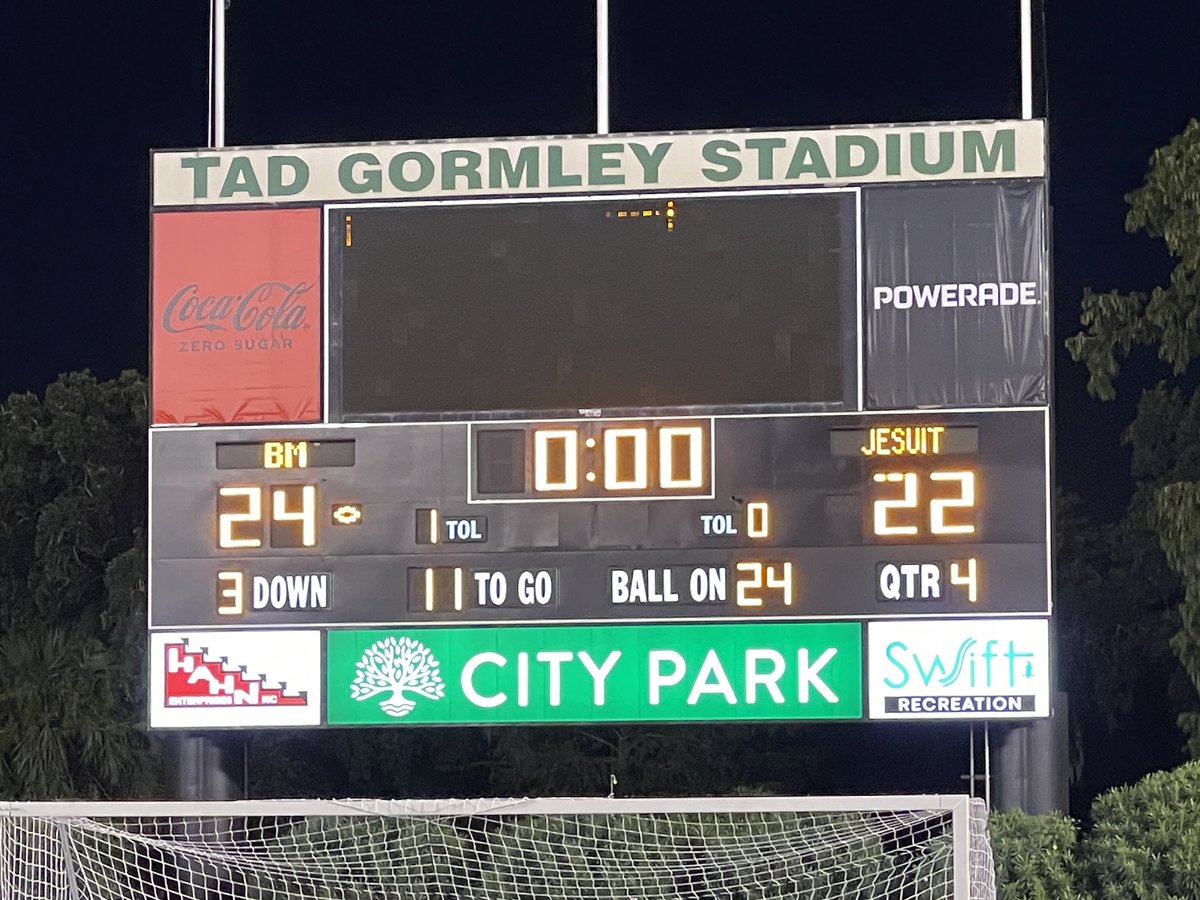 FNFwgno's tweet photo. FINAL: Jays’ rally falls short…Crusaders with Catholic League opener and homecoming…
@JHSNolaFootball 22
@BrMartinFB 24
Full highlights @nola38 at 11pm & @WGNOtv at 12am via @WGNOsports hosted by @richiemills & Coach JT Curtis #FNF35 https://t.co/VqaUNS1lyX