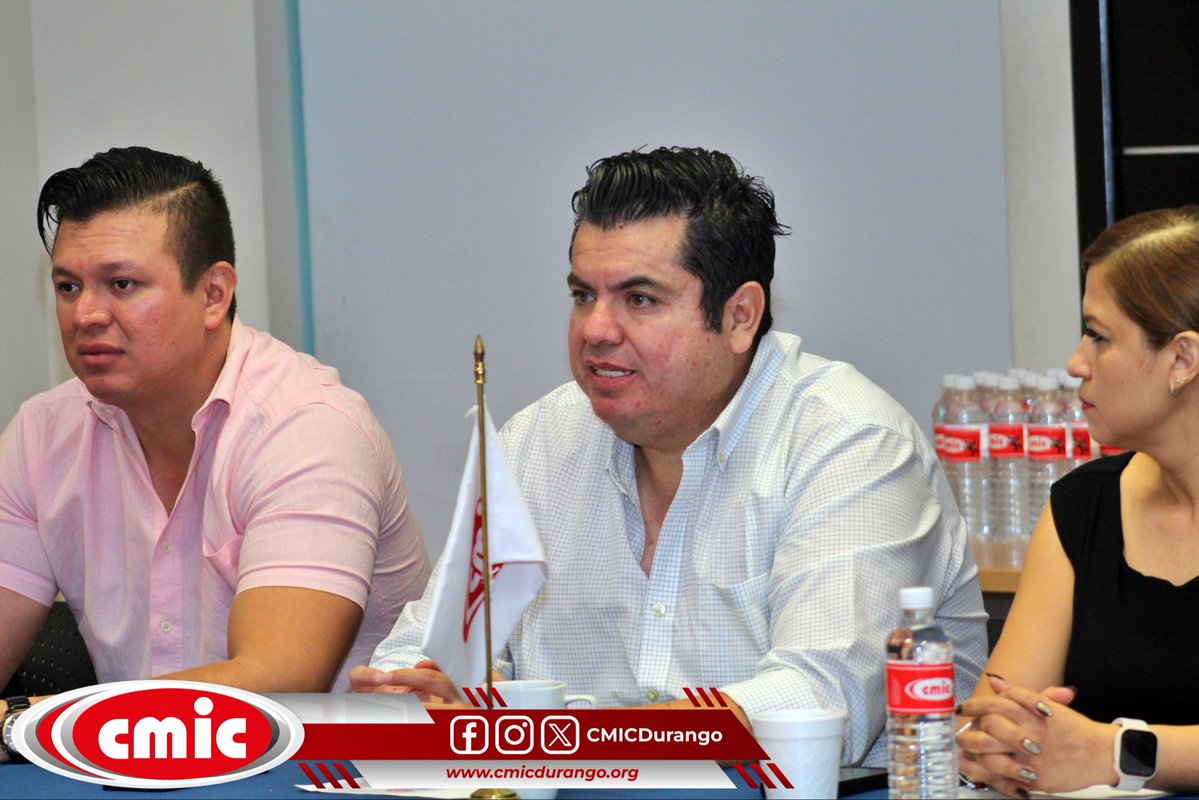 cmicdurango's tweet photo. 🏗️ Séptima Reunión de Comité Directivo 2026-2028: Nuestro presidente, el C.P. Edgar Irám Ciceña Mejorado, encabezó este importante encuentro en las instalaciones de la CMIC para revisar informes, proyectos y temas estratégicos. Seguimos sumando esfuerzos por nuestra industria. 🏛️ https://t.co/uvp0ILDLA2