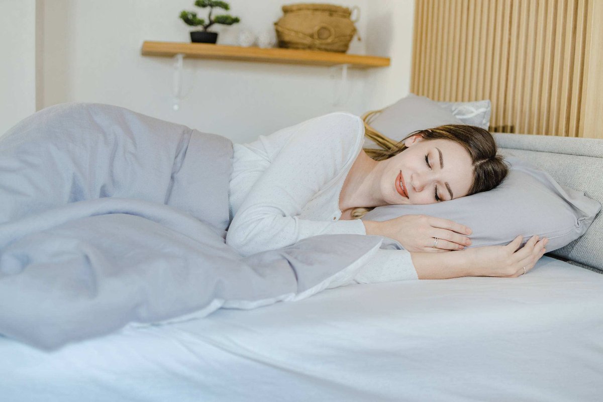 WindyPupoky's tweet photo. Prioritize 7+ hours of sleep nightly to boost immunity, enhance focus, and support overall health—small, consistent habits yield big wellness wins! ， https://t.co/57ZSUXSIjj