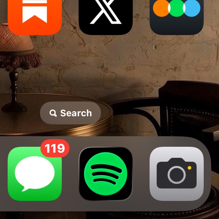 lastbookmark's tweet photo. accidentally updated spotify, lost the disco ball icon 💔💔 https://t.co/UAOdswDYn3