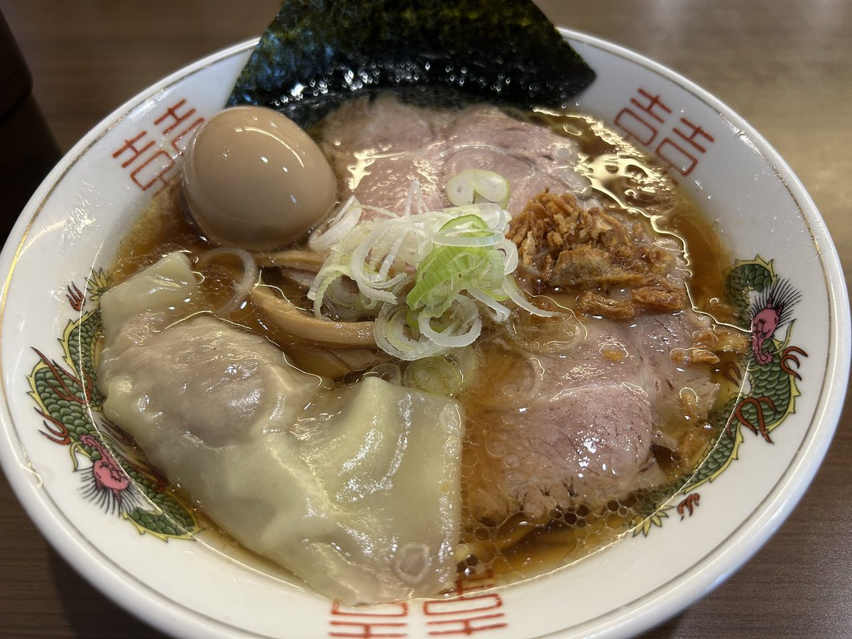 Terumi_P623's tweet photo. 一条流中華そば智颯
あっさりしてて美味かった😋 https://t.co/KAnK8pXsvx