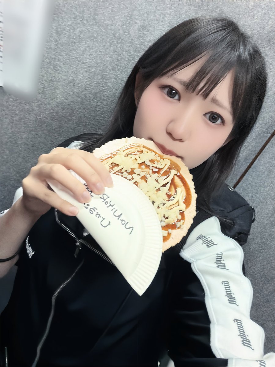 honda__hikaru's tweet photo. ナンバゲートありがとう~🔢
振りコピ、クラップ沢山で最高の朝ライブだった( ᷇𖥦 ᷆ )♡

Live Bar BKへ向かいます◎

たこせんたべた！🐙 https://t.co/VNlFYTsltw