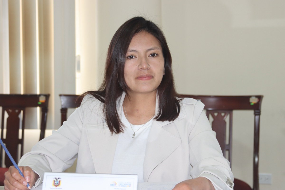 CNE_Cotopaxi's tweet photo. ATENCIÓN 🟡 🔵 🔴

La Junta Provincial Electoral de Cotopaxi reinstala la sesión ordinaria para conocer, analizar y resolver los informes técnicos jurídicos de #InscripciónCandidaturasEc de las #Elecciones2027Ec y #ElecciónCPCCS2027. https://t.co/6JBVGvoYZq