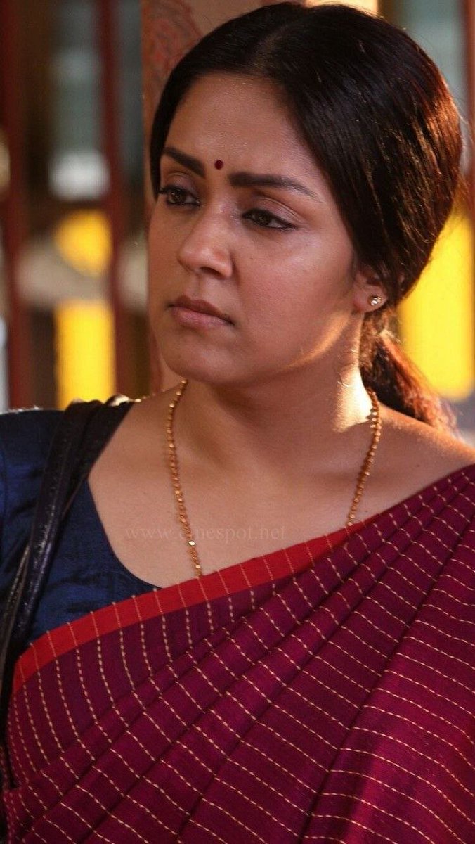 load_stat's tweet photo. While mom come to my rome suddenly :-

Amma: enna da pandra ? 
Son: onnum ella amma 
Amma: yenna onnum ella na tha pathana ne kai podratha 
Son:😳 sorry amma mood la pannitan 
Amma: mood la 😡 yaan bra la kanji ya othuviya da thavidiya paiya
Son: apo tha mood ya eruku 🤤

Amma:- https://t.co/OAdy2VJnPZ