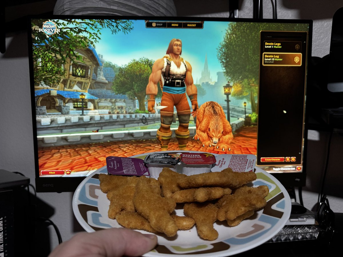 DestinLegarie's tweet photo. Big night tonight
#WoWClassic + #DinoNuggets https://t.co/3bREPPMDlO