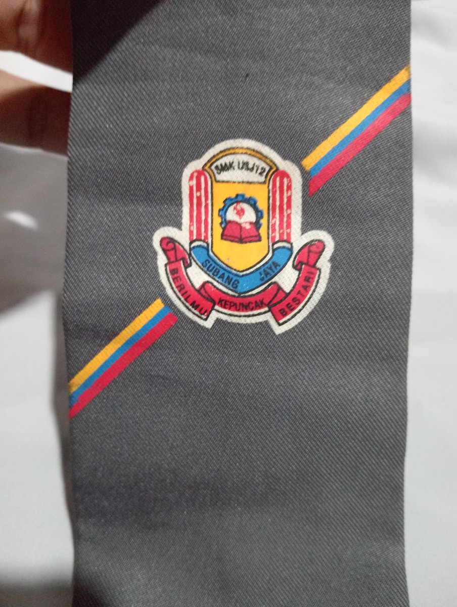 Uniform09S66257's tweet photo. #马来西亚校服 #学生领带 #校服控 #schoolTie https://t.co/IPsdsOr1Kj