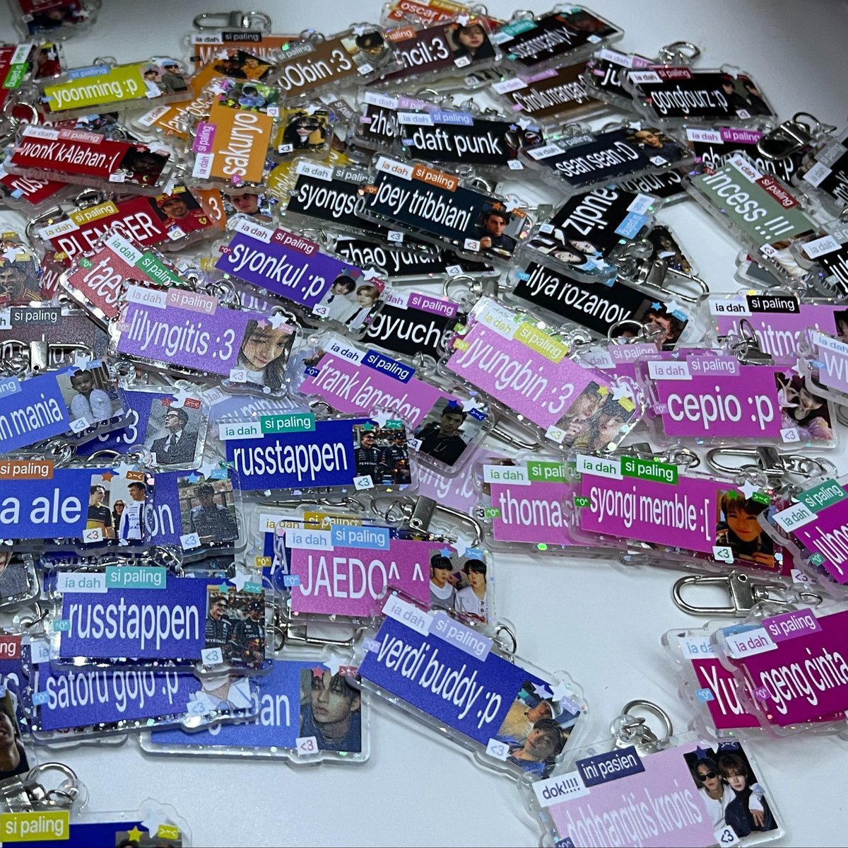 ohbelum's tweet photo. hi..,, aku open po keychain custom lagi.. 🤭🤭🤭 sampe tgl 2 oktober yahhhhhh !!!! 

https://t.co/kaYYEW2iiD https://t.co/J7ilyhT26q