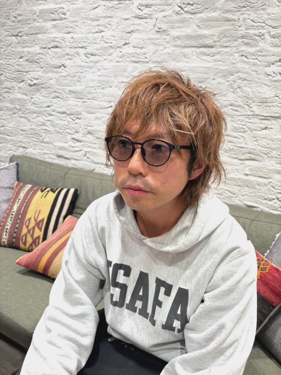 takahashiyu_st's tweet photo. #高橋優 主催
秋田 CARAVAN MUSIC FES 2026

メガネの平川ブースにて販売している #ACMF2026 ×メガネの平川コラボメガネの着用画像です‼️

お支払い方法は現金のみとなります。

ブースの場所はエリアマップをチェック☑️
https://t.co/VZ7jTlThon https://t.co/RRhTvORPIb