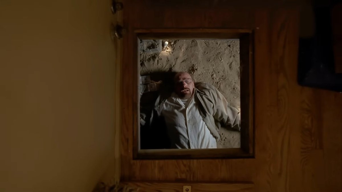 vinasu_draws's tweet photo. My brother just started watching Breaking Bad for the first time, and I didn't hesitate to join him. This is the third time I've watched it, and I'm still amazed by Vince Gilligan's visual language and the tremendous hatred I have for Walter, one of the best TV villains https://t.co/OCEwJMIoG6