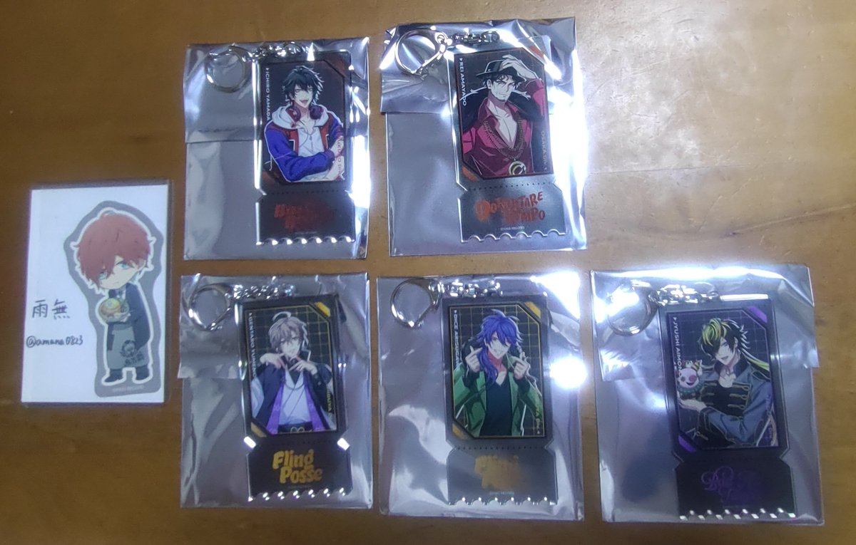 amana0823's tweet photo. 【交換】ヒプノシスマイク　ヒプマイ　Birthday　バースデー　ブロマイド硬化ケース　硬質ケース　チケット風アクリルキーホルダー　MIC AS ONE　12th LIVE

譲)
アクキー→一郎★、零◯、幻太郎、帝統、十四
缶バッジ→銃兎、左馬刻✩、一郎、幻太郎、乱数
硬化ケース→左馬刻★、一郎

→続きます https://t.co/iOOmEqN5vj