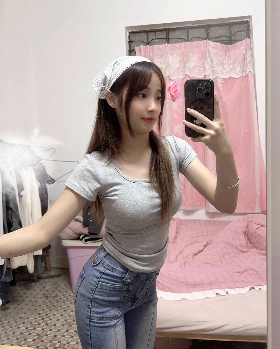 Camilaiwqg's tweet photo. 本人21，女，167cm+50kg，蹲个同城搭子，要求平时互不打扰，艾滋试纸检测能接受再来 https://t.co/YXOQnYz1ma
