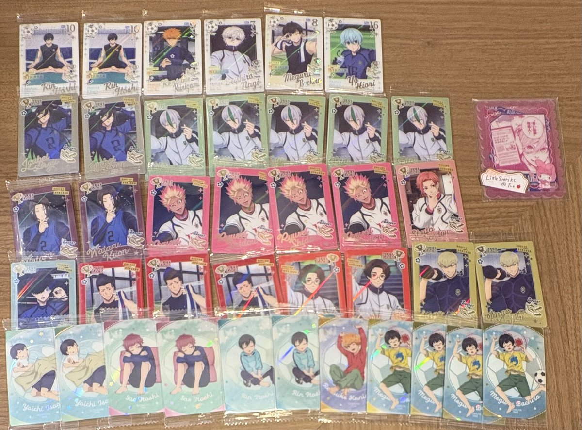 LittleStarsKL's tweet photo. ブルーロック　ウエハース６
交換譲渡希望

譲】凛　國神　凪　蜂楽　氷織　蟻生　乙夜　久遠　士道　閃堂　馬狼　二子　雪宮　雷市（画像参照）
求】千切等身＞御影　千切幼少期

手渡し可能（優先）京都河原町 推し活に出る梅田など
まとめての方も優先

千切未所持のためお返事お待たせいたします🙏 https://t.co/1vsUyvsojI