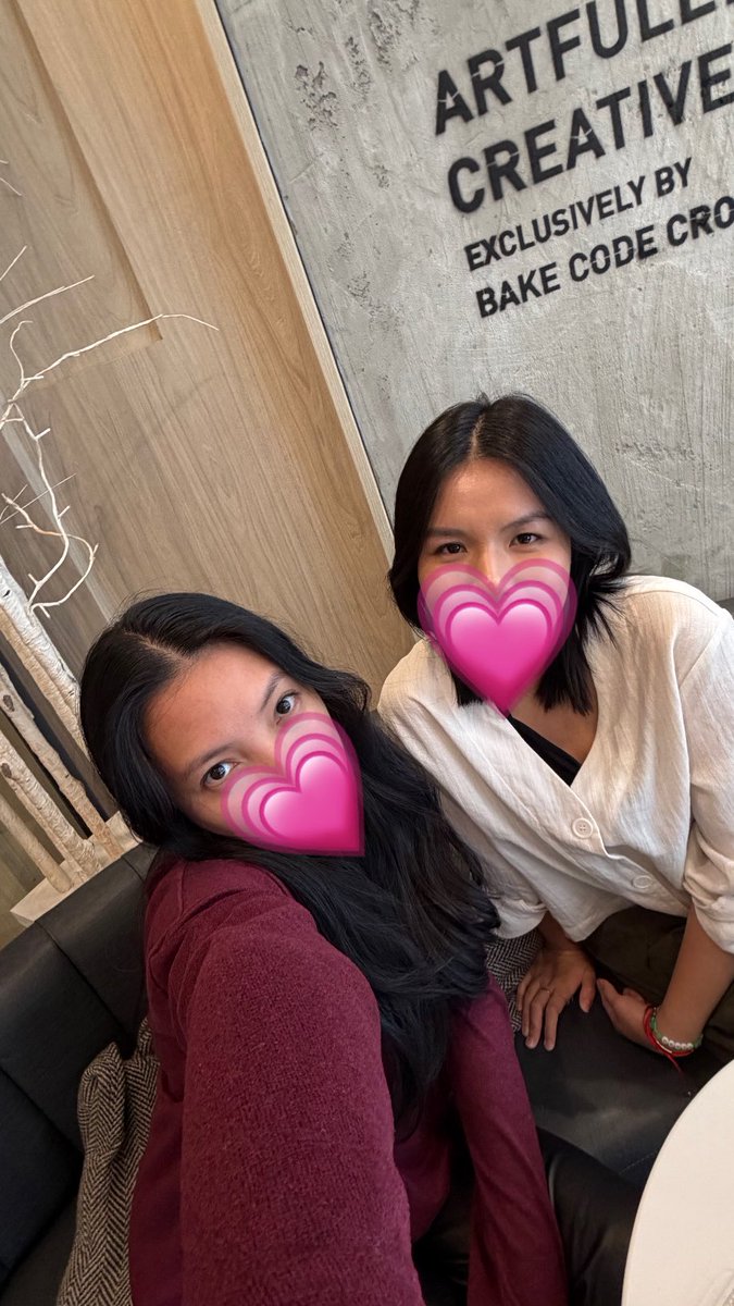 missmxqn's tweet photo. met a moot from europe for the first time <3

hyune and lino girlies on mid-autumn fest too 🥮 + new drinks from molly tea (which she requested cuz apparently it’s only in the uk 😮)

#SSD #StaySelcaDay #SelcaDay #스트레이키즈 #StrayKids @Stray_Kids https://t.co/eV1YvAAgJj