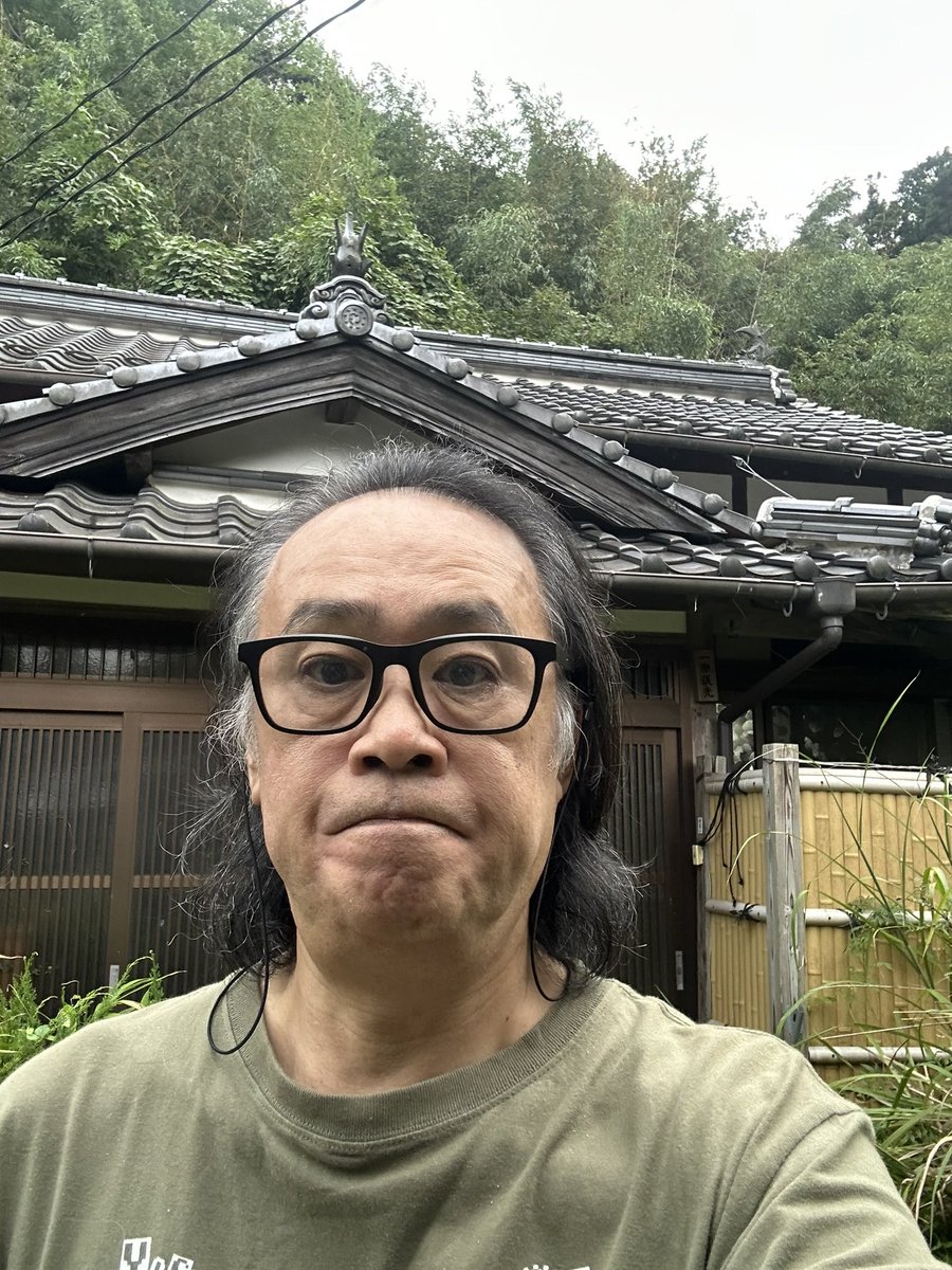 doravideo's tweet photo. 山口を早朝5:30に出発してちょうどお昼に秋葉原グッドマンに到着‼️なんとオープン6時なのにもう長蛇の列凄い‼️ソールドアウト間近とは聞いていたがもう皆並ぶんや〜有り難いな〜と思っていたら昼の部のアイドルのコンサートだった(笑)御飯食べたら後で観に来よう‼️楽しみ‼️
【Paris death Hilton】
結成10周年‼️
9/26（土）
秋葉原CLUB GOODMAN
#ParisdeathHilton
#灰野敬二＋#一楽儀光
#INCAPACITANTS
#RUINS
会場18:00 / 開演18:30
前売¥4,000 / 当日¥4,500
https://t.co/ZzcHDMkpGj