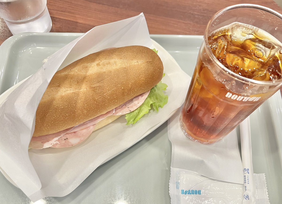 sweetjun9's tweet photo. 珍しく土曜日のお昼をココで☺️🥪🍹 https://t.co/PC7SggMnvb