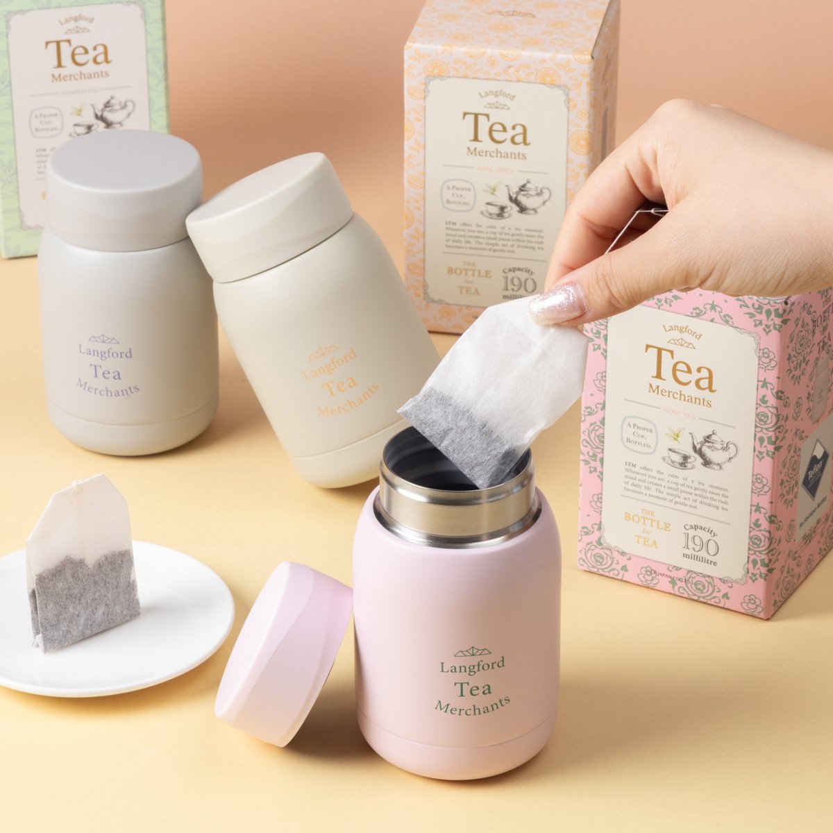 LOFT_Official's tweet photo. 街歩きにもランチにも。
紅茶派の方におすすめのボトルが登場です
☕️🫖
https://t.co/Bh6LygJp30
ボトル内部はテフロン加工でお茶本来の味や香りを楽しめます。 真空二重構造で保温も保冷もOK。美味しく飲み切れて持ち歩きやすい約190mLです※ロフト限定 https://t.co/3m93tS2TKe