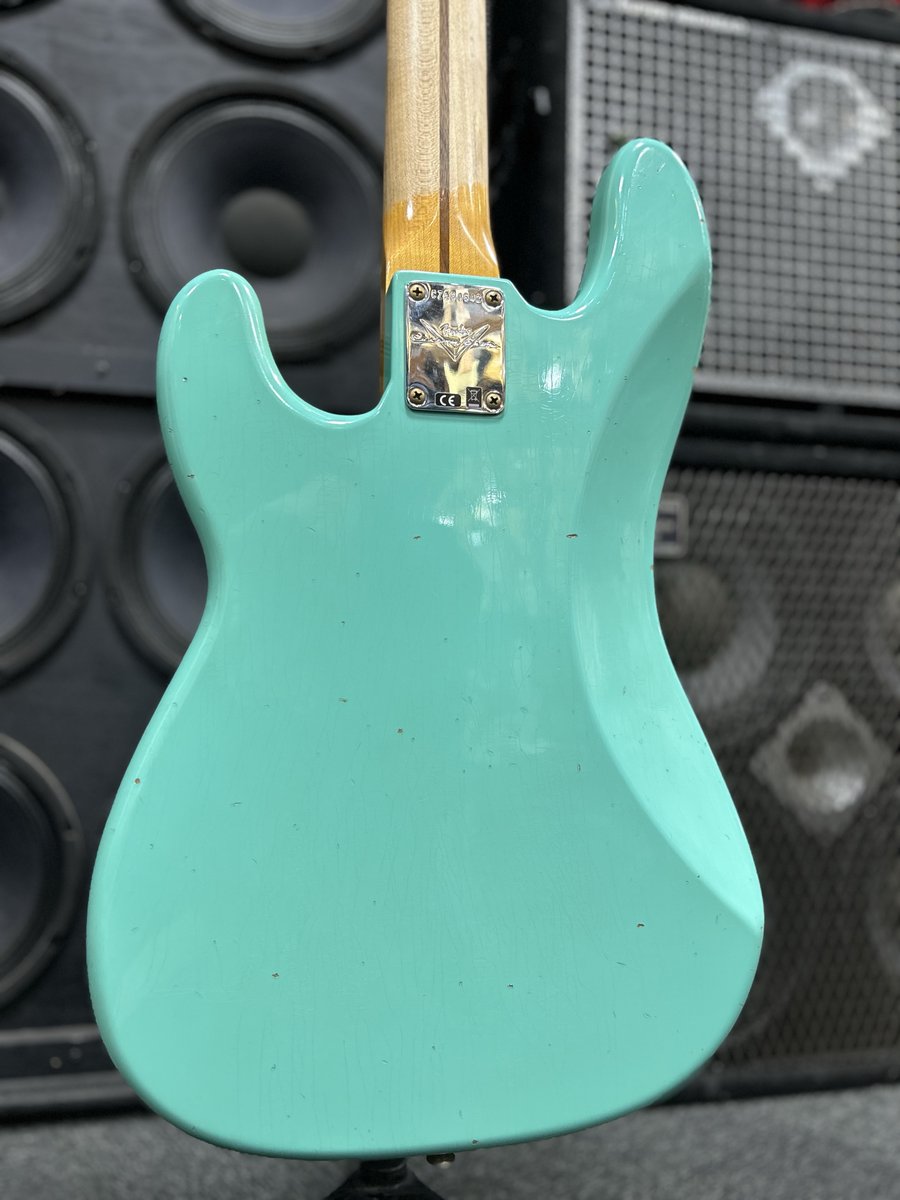 1484shibuya's tweet photo. 【#FENDERCUSTOMSHOP / 1959 Precision Bass Journeyman Rekic/Heavy Relic Neck Back Faded Aged Sea Form Green】
¥693,000
https://t.co/cLqsk2DDR0
ネック裏のみHeavy Relic!1959モデルの一本が新着!
キュートなルックスに加え豊かな響きも携えた良個体です!
#Bass #ベース #Fender https://t.co/C4nvuHbJdY