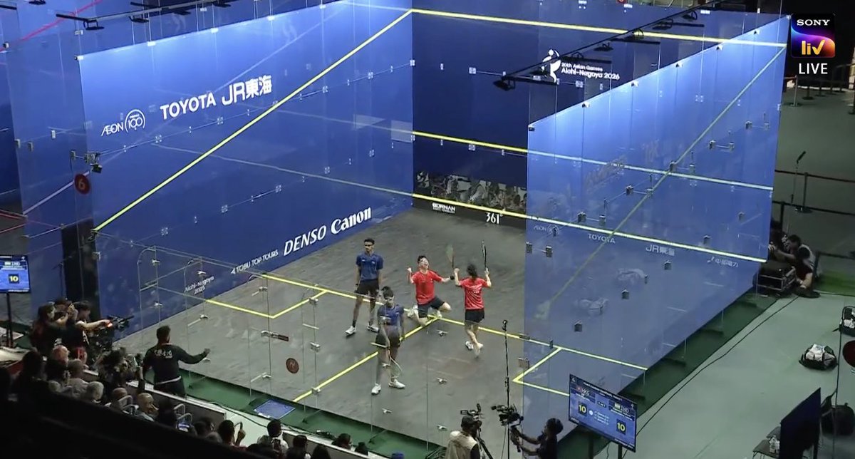 vinayakkm's tweet photo. #AsianGames2026 #Squash 

Oh man, that's cruel. Joshana Chinappa & Velavan Senthilkumar thought they had won this semifinal at 10-10 deciding point in Game 3. The referee took his time to say the point must be replayed (weirdly). And then the Hong Kong pair win the point to reach final. 

It's a bronze for Joshana/Velavan but... they are feeling the disappointment at the end of it.