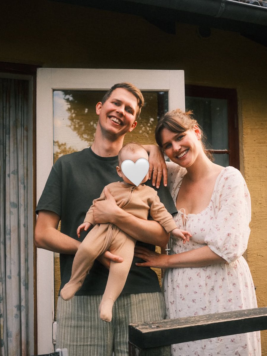 LADIADOR2012's tweet photo. Første sommerferie som familie 🌻🧺🍓 Vi rejser aldrig til udlandet om sommeren. Vi tager faktisk bare på ferie i Sønderjylland... https://t.co/PWbUqs4zsN