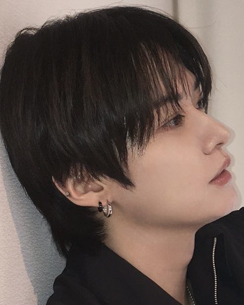 minolinori's tweet photo. he invented side profile~ https://t.co/eBq1g0cKLt