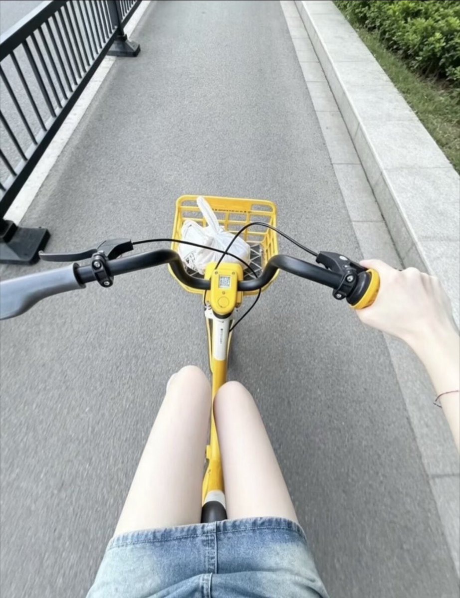DoFuNkaa's tweet photo. 上海有没有体力好一点的哥哥，打个羽毛球都累个半死，就这样还想上床。
#上海  #女大  #线下交友 https://t.co/Q2JhHOl8Fz