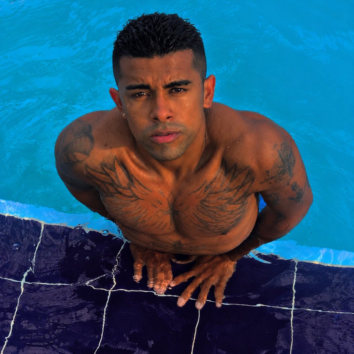 enrimarquesf's tweet photo. Hoje foi dia de refrescar em uma piscina ☀️
CHUDAI WATAA https://t.co/4ADdWzcbKG