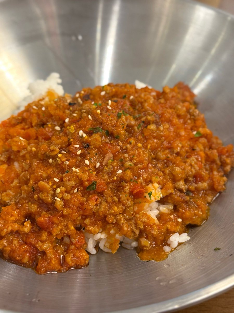 MoisesSchi4g3's tweet photo. Craving authentic Korean spicy chicken feet  These crispy, gochujang-glifted bites are addictive AF—must-try for any food adventurer! https://t.co/5FcFuXR0yL